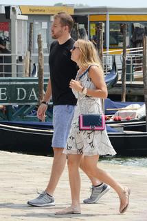 Caroline Wozniacki feet photo thumbnail