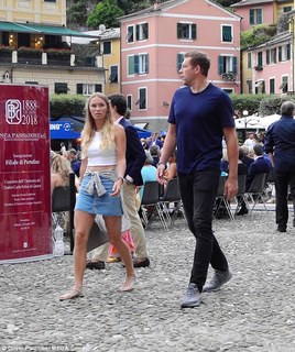 Caroline Wozniacki feet photo thumbnail