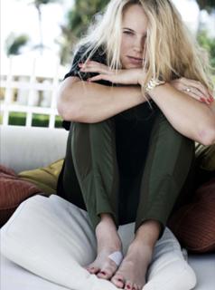 Caroline Wozniacki feet photo thumbnail