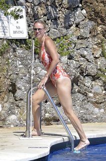 Caroline Wozniacki feet photo thumbnail
