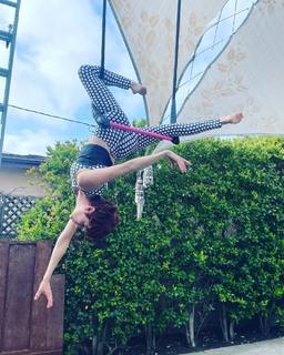 Carolyn Hennesy feet photo 3