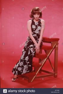Carolyn Jones feet photo thumbnail