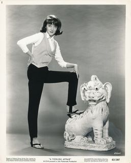 Carolyn Jones feet photo thumbnail