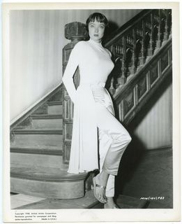 Carolyn Jones feet photo thumbnail