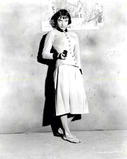 Carolyn Jones feet photo thumbnail