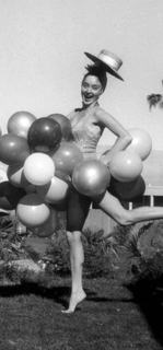 Carolyn Jones feet photo thumbnail