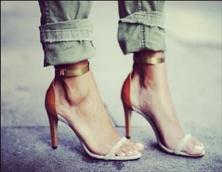Carolyn Murphy feet photo 12