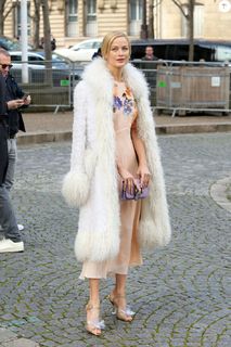 Carolyn Murphy feet photo 14