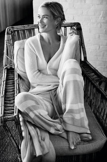 Carolyn Murphy feet photo 10