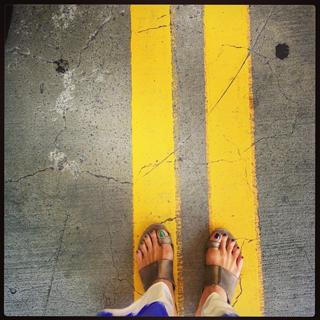 Carrie Ann Inaba feet photo thumbnail