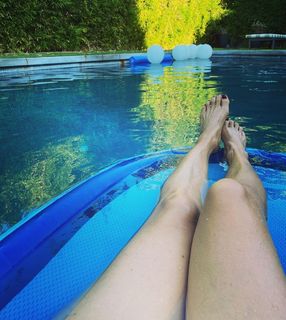 Carrie Ann Inaba feet photo thumbnail