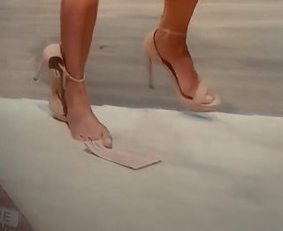 Carrie Ann Inaba feet photo thumbnail