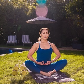 Carrie Ann Inaba feet photo thumbnail