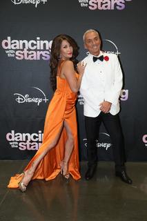Carrie Ann Inaba feet photo thumbnail
