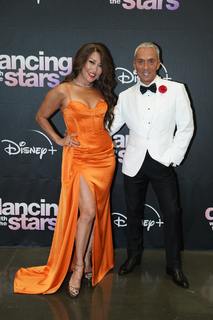 Carrie Ann Inaba feet photo thumbnail