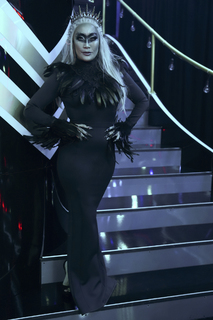 Carrie Ann Inaba feet photo thumbnail