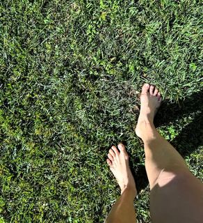 Carrie Ann Inaba feet photo thumbnail