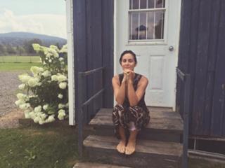 Carrie-Anne Moss feet photo thumbnail