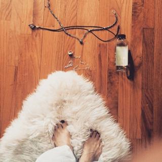 Carrie-Anne Moss feet photo thumbnail