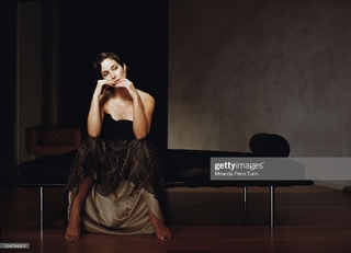 Carrie-Anne Moss feet photo thumbnail