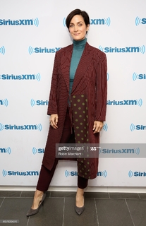 Carrie-Anne Moss feet photo thumbnail