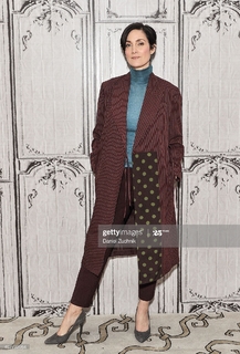 Carrie-Anne Moss feet photo thumbnail