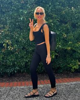 Carrie Bickmore feet photo 1