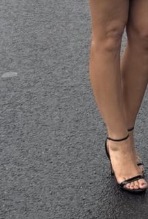 Carrie Bickmore feet photo 6