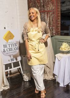 Carrie Bickmore feet photo 3