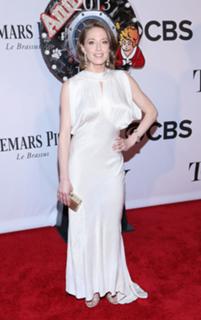 Carrie Coon feet photo thumbnail