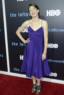 Carrie Coon feet photo thumbnail