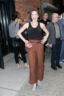 Carrie Coon feet photo thumbnail