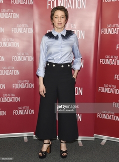 Carrie Coon feet photo thumbnail