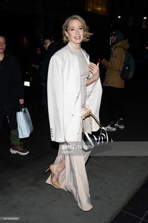 Carrie Coon feet photo thumbnail