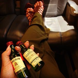 Carrie Keagan feet photo thumbnail