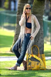 Carrie Keagan feet photo thumbnail