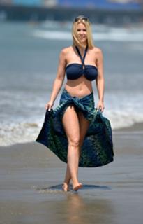 Carrie Keagan feet photo thumbnail