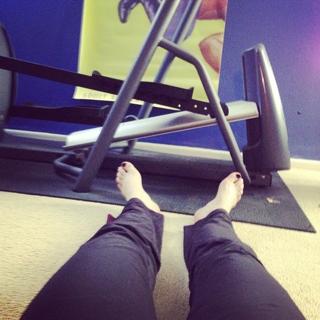 Carrie Keagan feet photo thumbnail