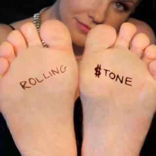 Carrie Keagan feet photo thumbnail