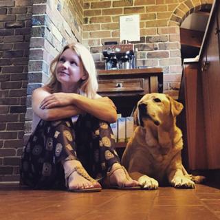 Carrie Keagan feet photo thumbnail