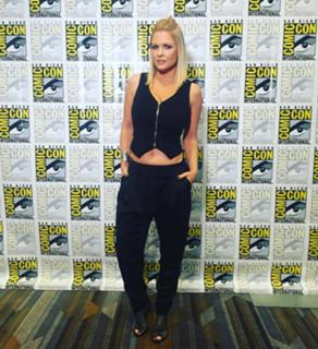 Carrie Keagan feet photo thumbnail