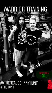 Carrie Keagan feet photo thumbnail