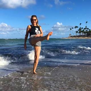 Carrie Keagan feet photo thumbnail