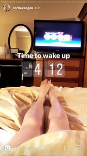 Carrie Keagan feet photo thumbnail