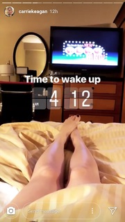 Carrie Keagan feet photo thumbnail