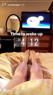 Carrie Keagan feet photo thumbnail