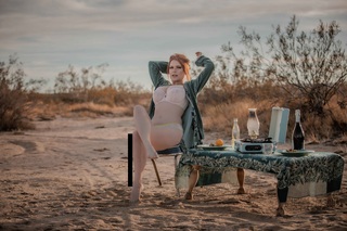 Carrie Keagan feet photo thumbnail