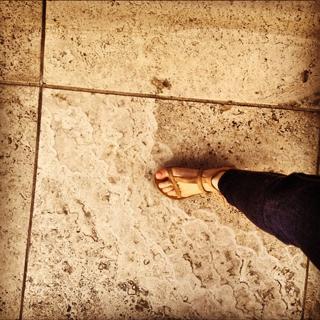 Carrie Keagan feet photo thumbnail