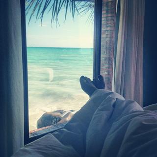 Carrie Keagan feet photo thumbnail