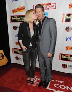 Carrie Keagan feet photo thumbnail